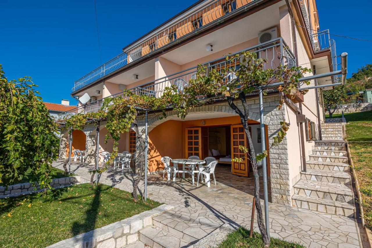 Apartments Francoise Цриквеница Экстерьер фото